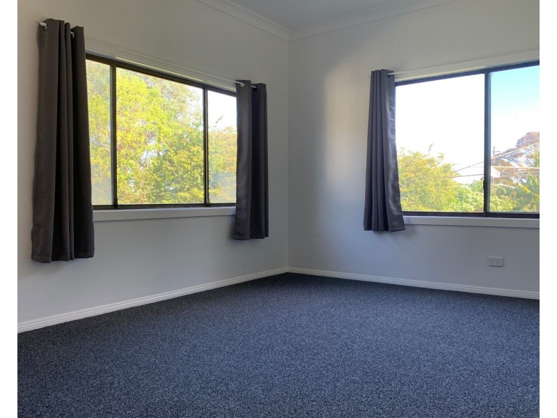 15 Robertson Street, Coniston NSW 2500