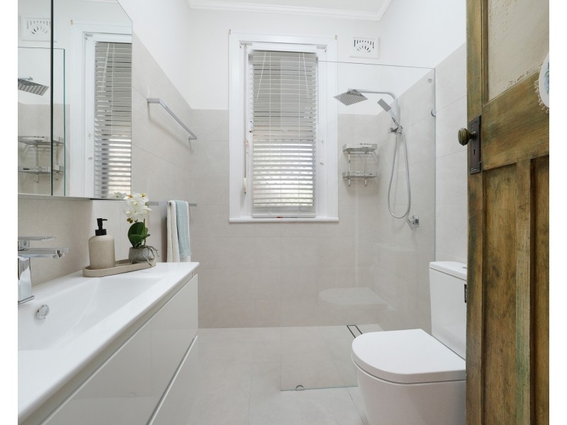 419 Lawrence Hargrave Drive, Thirroul NSW 2515