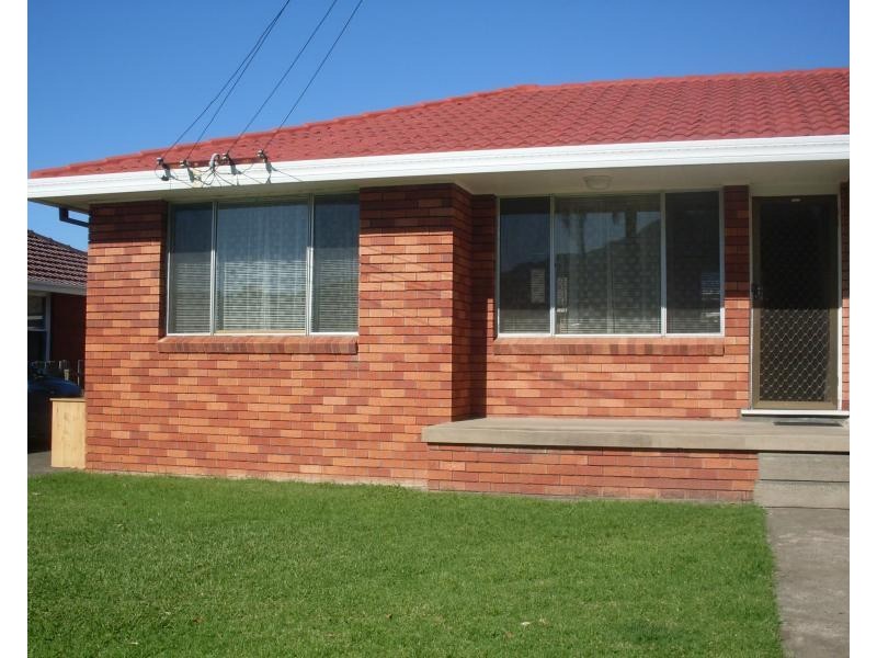 4/13 McCauley Street, Thirroul NSW 2515