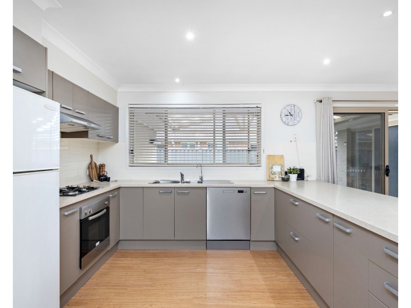 11 Sandy Bay Ave, Haywards Bay NSW 2530