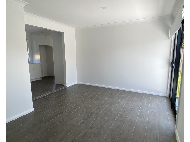 29A Noble Parade, Lake Heights NSW 2502