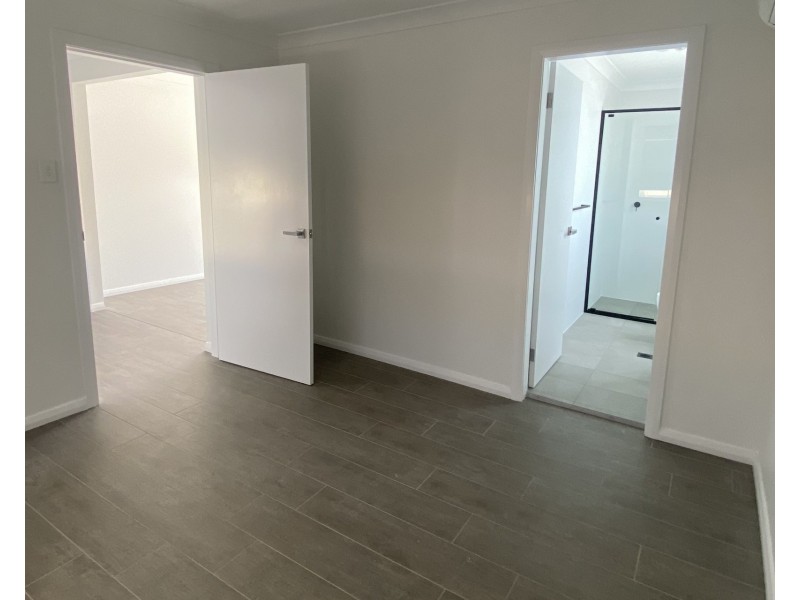 29A Noble Parade, Lake Heights NSW 2502