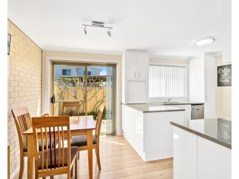 2/19-21 Kingston Street, Oak Flats NSW 2529