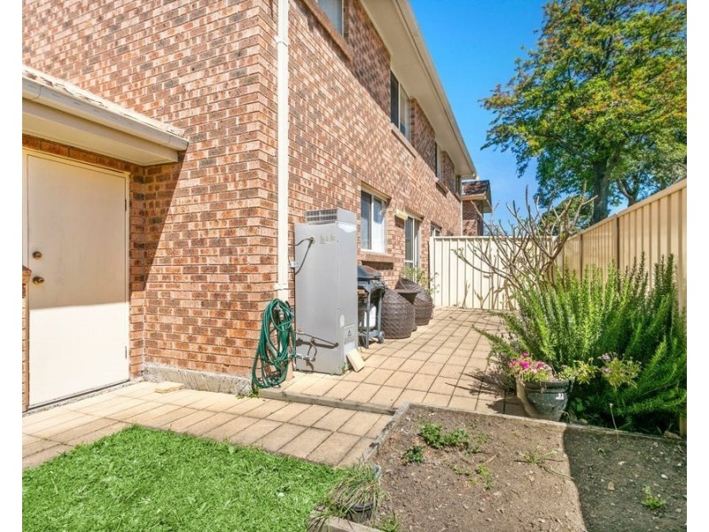 2/19-21 Kingston Street, Oak Flats NSW 2529