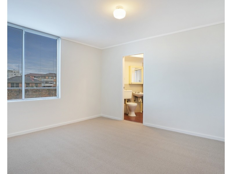 9/28 Cliff Road, Wollongong NSW 2500