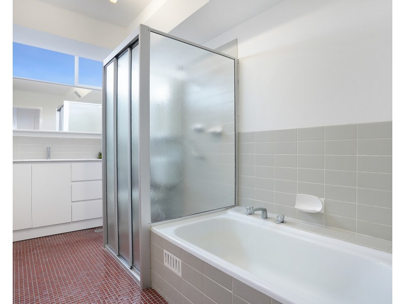 9/28 Cliff Road, Wollongong NSW 2500