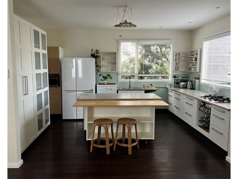 8 Somerville Street, Bulli NSW 2516