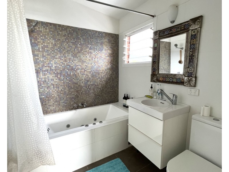 8 Somerville Street, Bulli NSW 2516