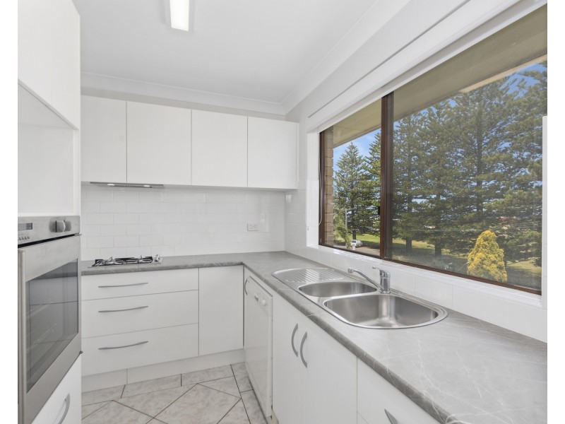 4/31 The Esplanade, Thirroul NSW 2515