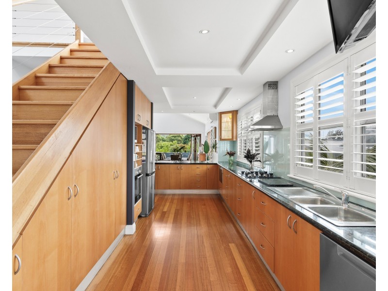 15 The Grove, Austinmer NSW 2515