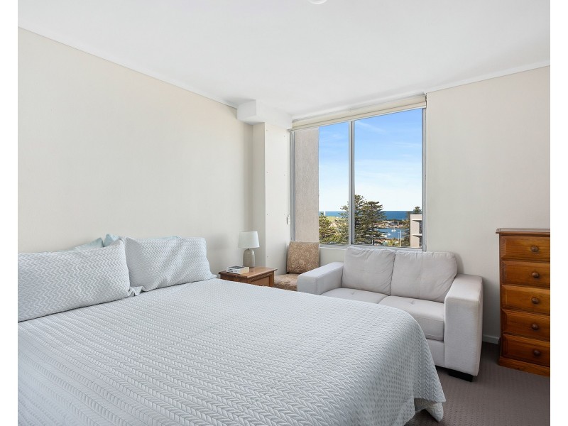 18/28 Cliff Road, Wollongong NSW 2500
