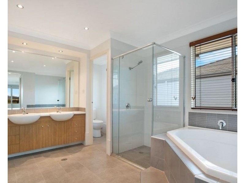 6 Gerongar Crescent, Haywards Bay NSW 2530