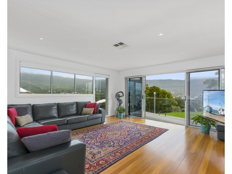 11 O’Brien Street, Bulli NSW 2516