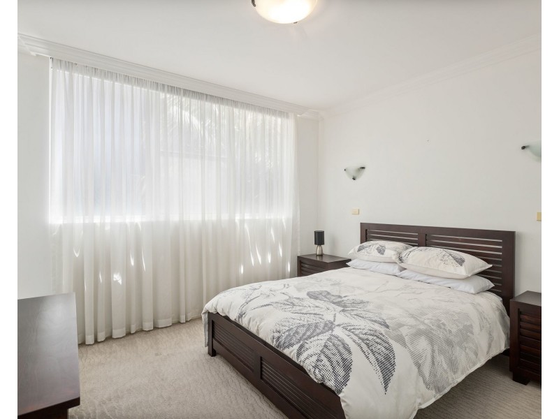 2/26 Cliff Road, Wollongong NSW 2500