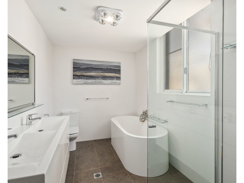 2/26 Cliff Road, Wollongong NSW 2500