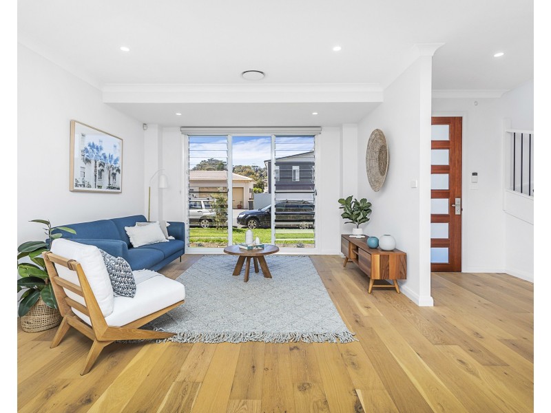 2A Cochrane Road, Thirroul NSW 2515