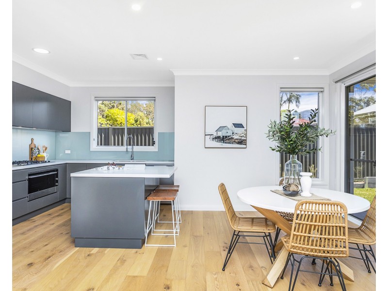 2A Cochrane Road, Thirroul NSW 2515