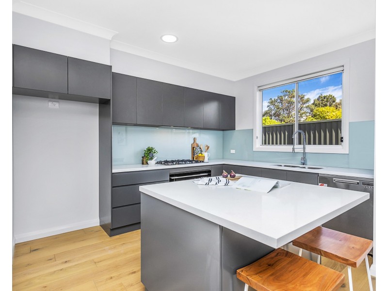 2A Cochrane Road, Thirroul NSW 2515