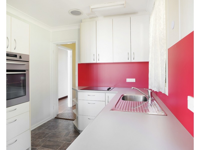 404 Northcliffe Drive, Berkeley NSW 2506