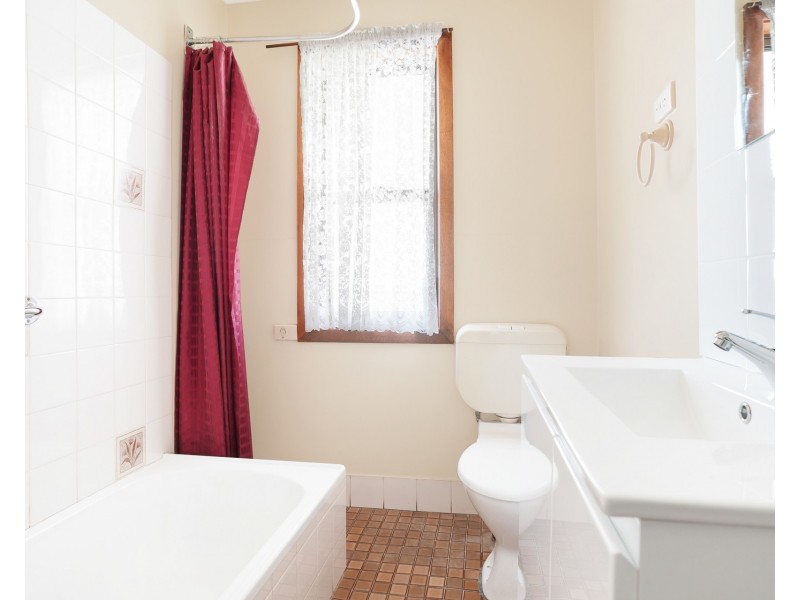 404 Northcliffe Drive, Berkeley NSW 2506