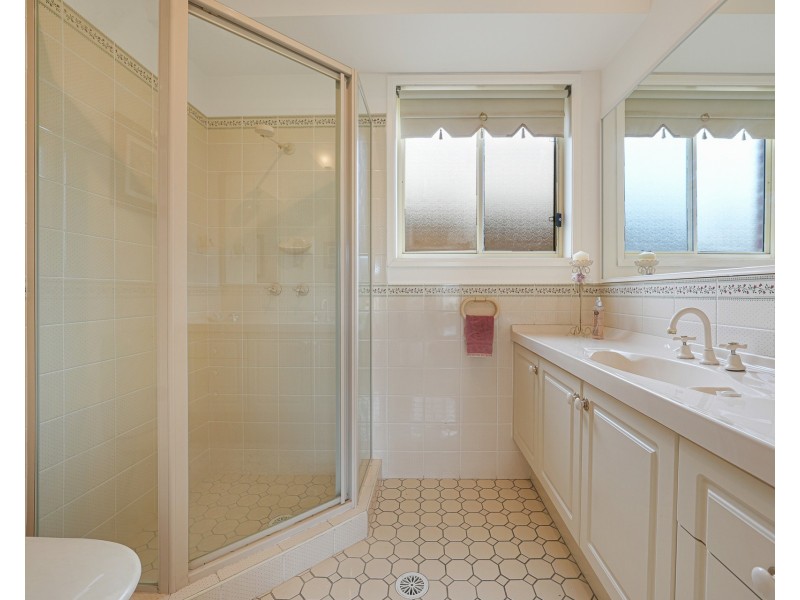 8 Kerang Court, Horsley NSW 2530