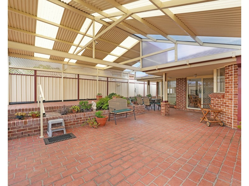 8 Kerang Court, Horsley NSW 2530