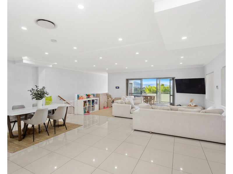 91 B Whimbrel Avenue, Lake Heights NSW 2502