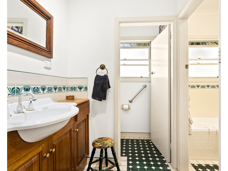 11 Valetta Street, West Wollongong NSW 2500