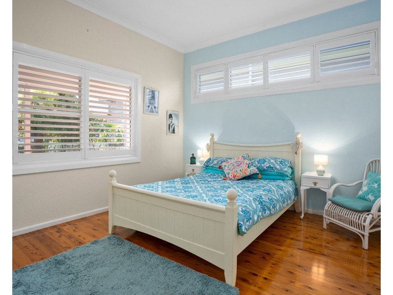 27 Raymond Road, Thirroul NSW 2515