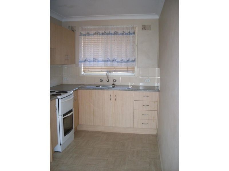 4/13 McCauley Street, Thirroul NSW 2515