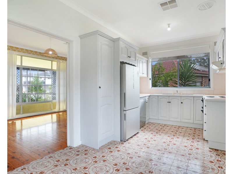 2 Rann Street, Fairy Meadow NSW 2519