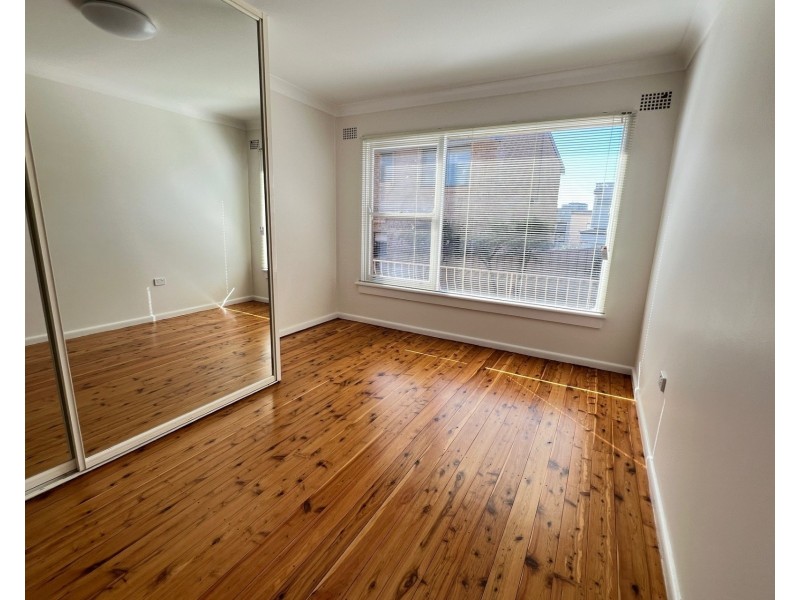 1/11 Rowland Avenue, Wollongong NSW 2500
