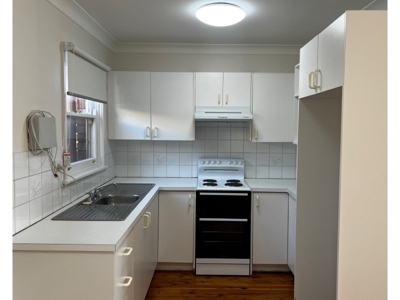 1/11 Rowland Avenue, Wollongong NSW 2500