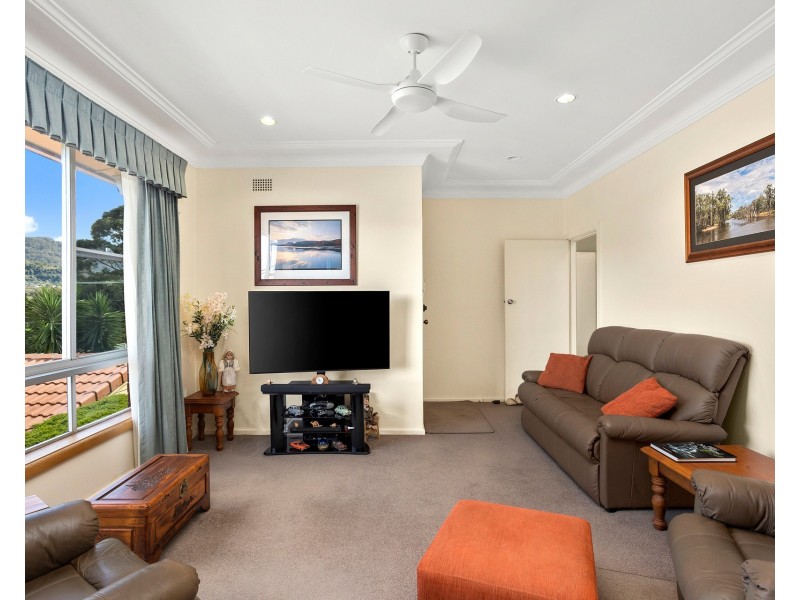 5 Mountain View Crescent, Figtree NSW 2525