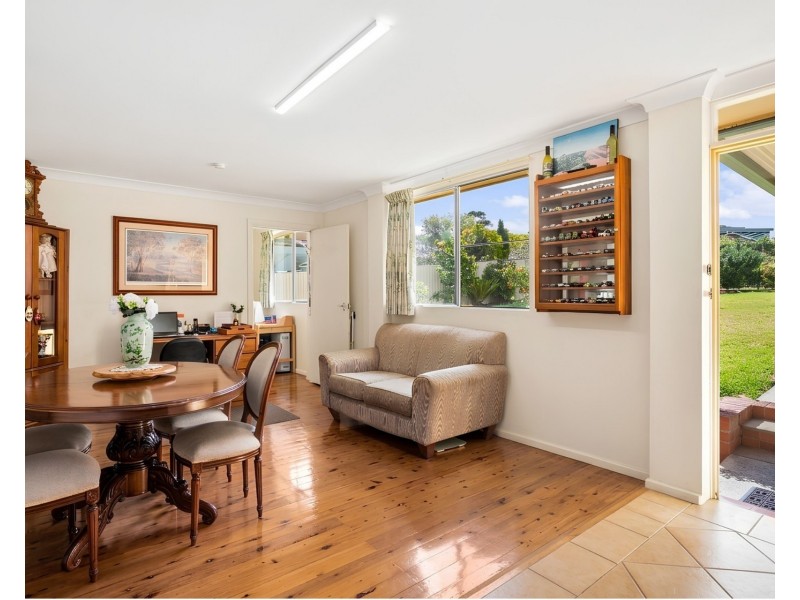 5 Mountain View Crescent, Figtree NSW 2525