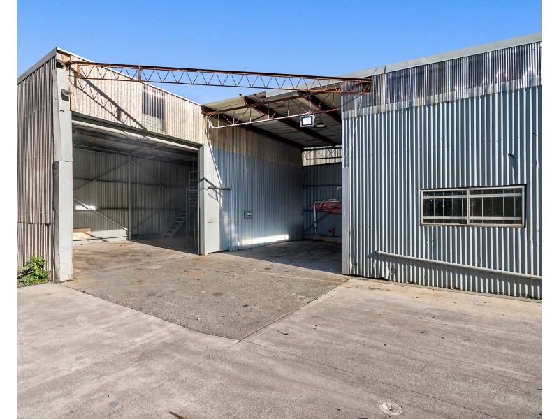 393 Old Five Islands Road, Unanderra NSW 2526
