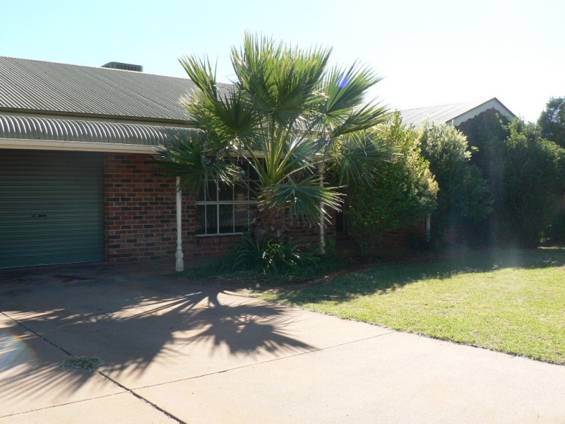 2/64 Birch Avenue, Dubbo NSW 2830