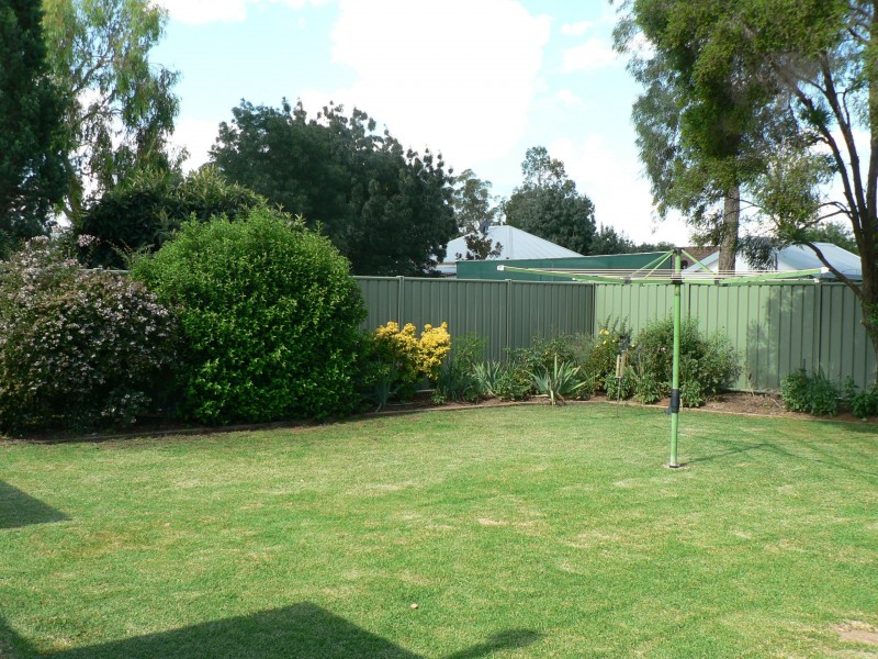 8 Leavers Street, Dubbo NSW 2830