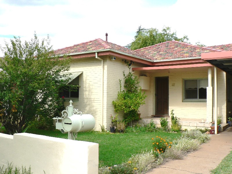 12 Sterling Street, Dubbo NSW 2830