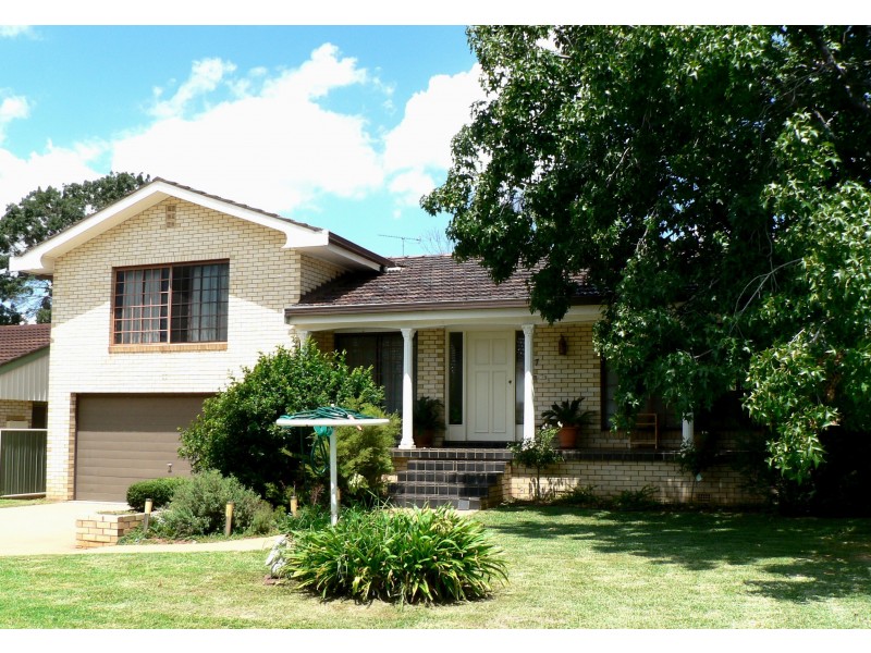7 Beveridge Crescent, Dubbo NSW 2830