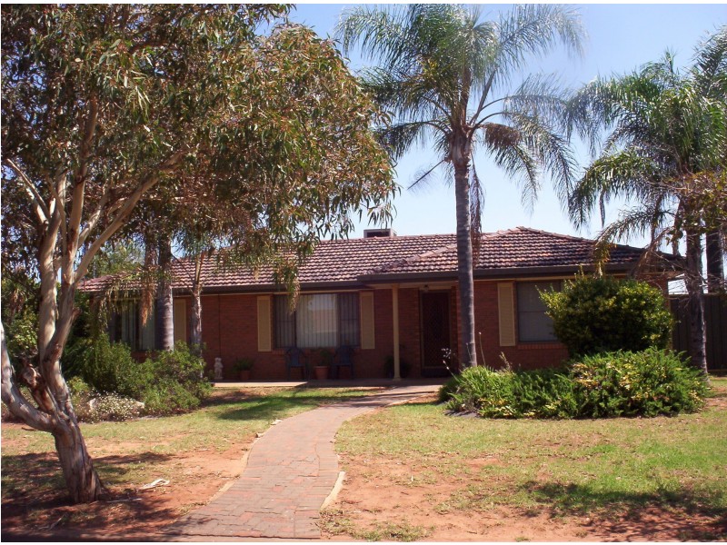 4 Doncaster Avenue, Dubbo NSW 2830