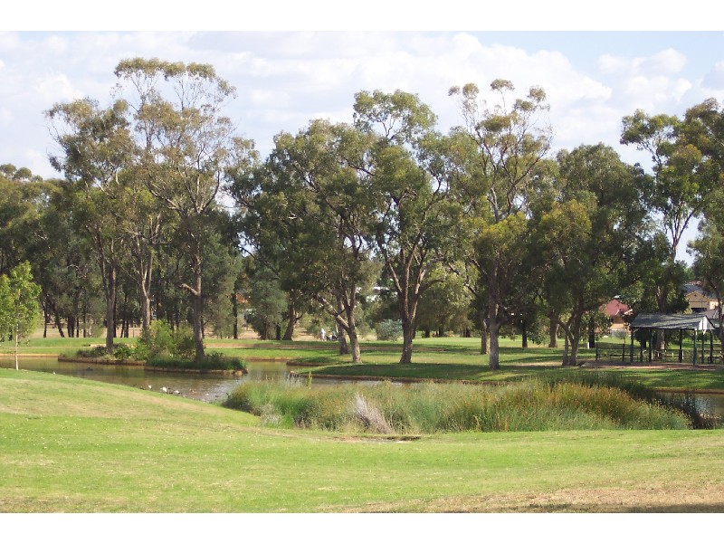 2 Lochlomond Way, Dubbo NSW 2830