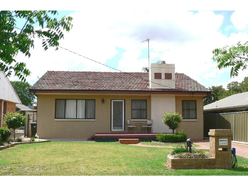 13 Park Street, Dubbo NSW 2830