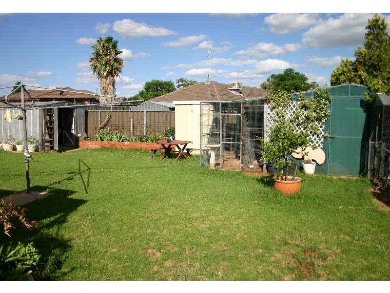8 Grey Street, Dubbo NSW 2830