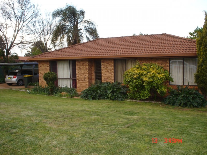 9 Bass Place, Dubbo NSW 2830