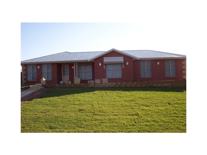 10 Merion Way, Dubbo NSW 2830