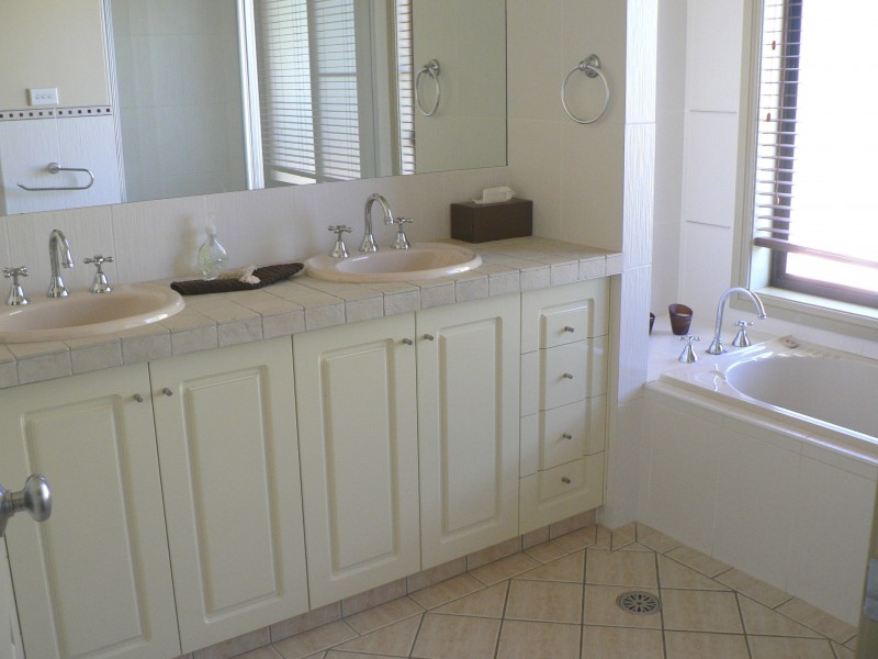 3 ENGLEWOOD AVENUE, Dubbo NSW 2830