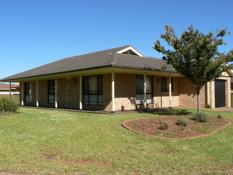 3 Carling Court, Dubbo NSW 2830