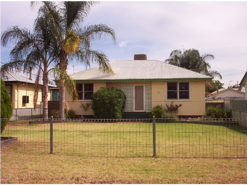 19 LEAVERS STREET, Dubbo NSW 2830