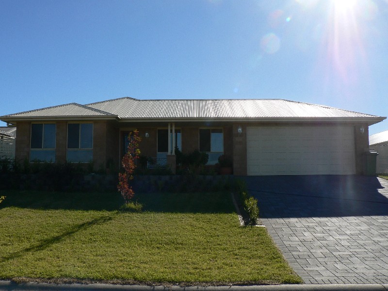 8 Merion Way, Dubbo NSW 2830